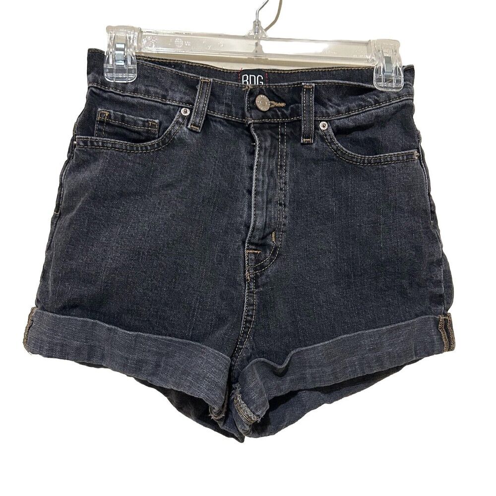 BDG URBAN OUTFITTERS FADED BLACK DENIM HIGH RISE MOM JEAN SHORTS SIZE 26 STRETCH